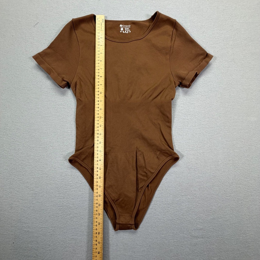 OQQ Bodysuit Women Medium Excellent Brown Ribbed Short Sleeve Crew Neck Seamless - Picture 2 of 6